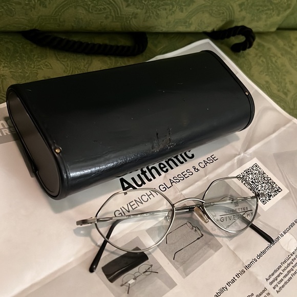 Authenticated Givenchy glasses frames - Picture 8 of 8